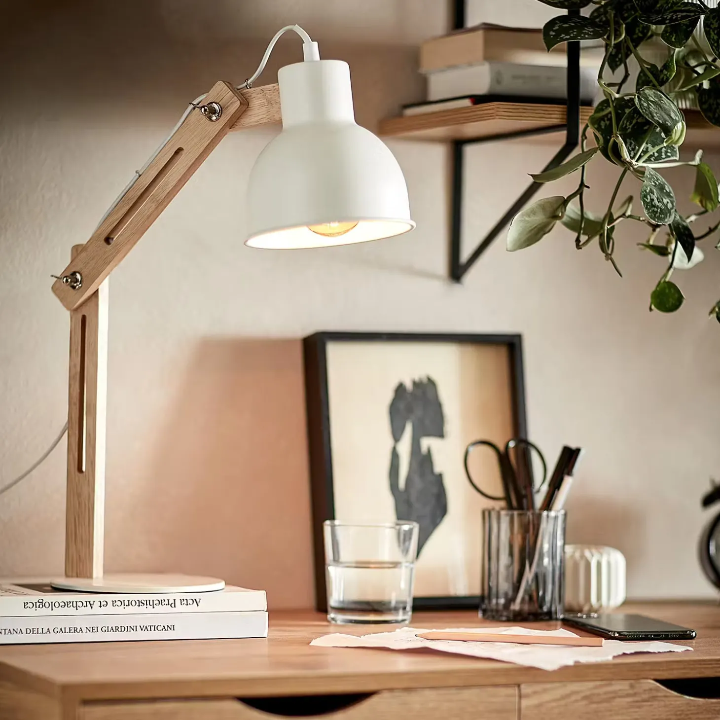 AGON Schreibtischleuchte